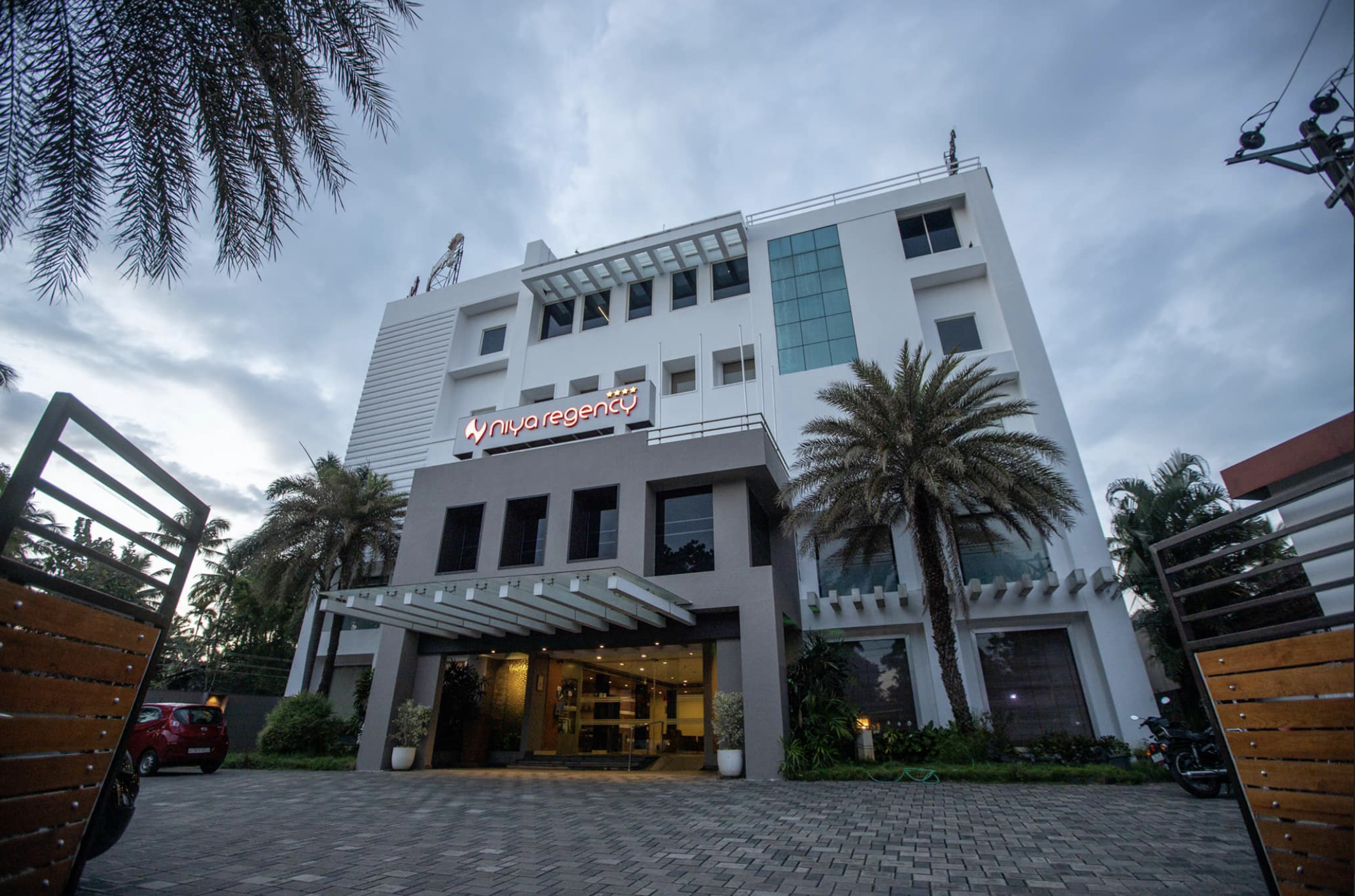 4-star hotel experience in Thrissur